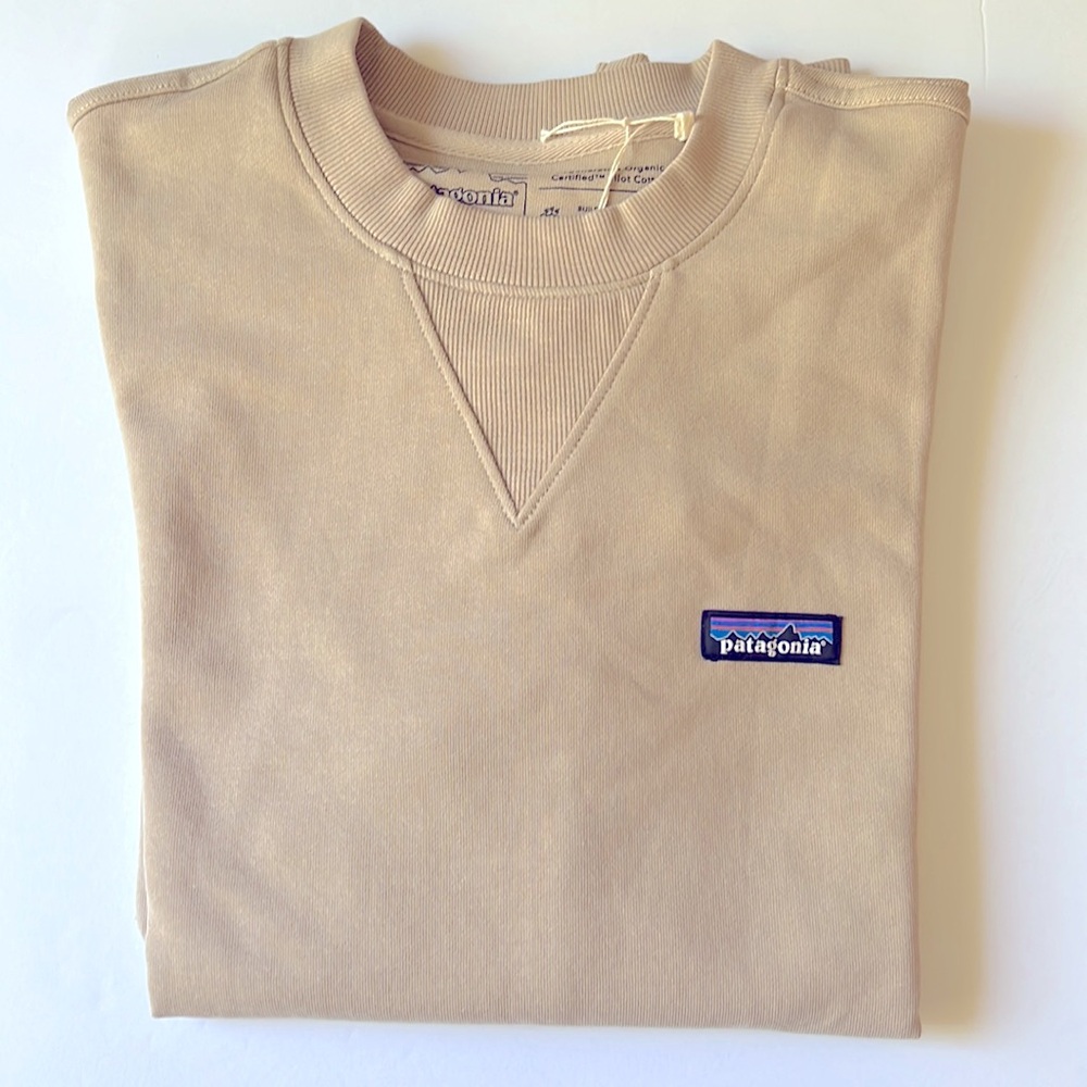 Brand new with tags Unisex Patagonia crewneck sweatshirt
